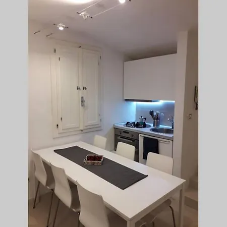 Апартаменты Cattaro Street - Near The Sea